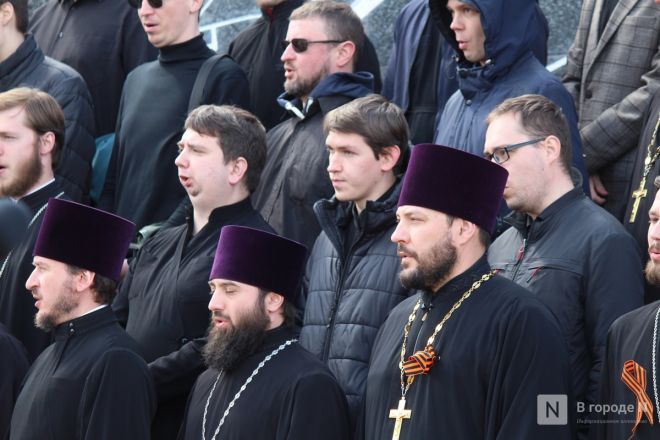 Без парада и салюта: как прошел День Победы в Нижнем Новгороде — фоторепортаж - фото 14