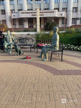 Нижегородцы возложили цветы к месту гибели журналистки Ирины Славиной - фото 2