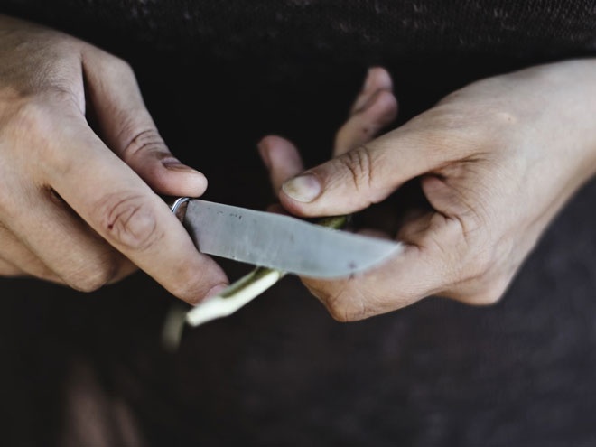 Мужчина в Заволжье напал с ножом на подростка и забрал у него телефон