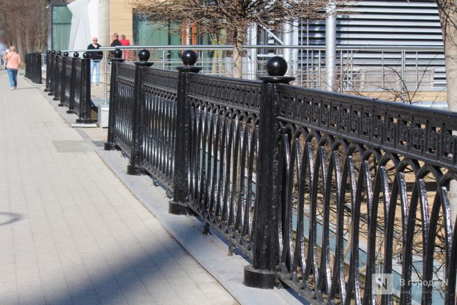 Трещит по швам: как выглядит центр Нижнего Новгорода после аномальной зимы — фоторепортаж - фото 12