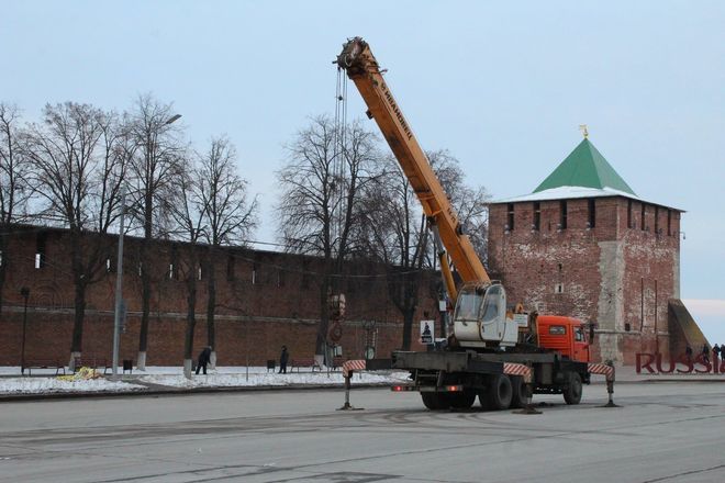 В Нижнем Новгороде началась установка главной городской елки - фото 4