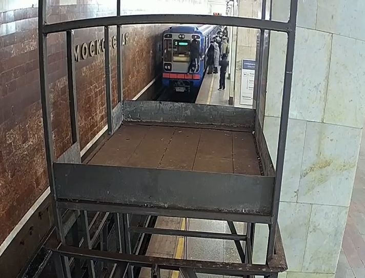 Глупо и опасно: Шалабаев опубликовал видео с зацепером в нижегородском метро - фото 1