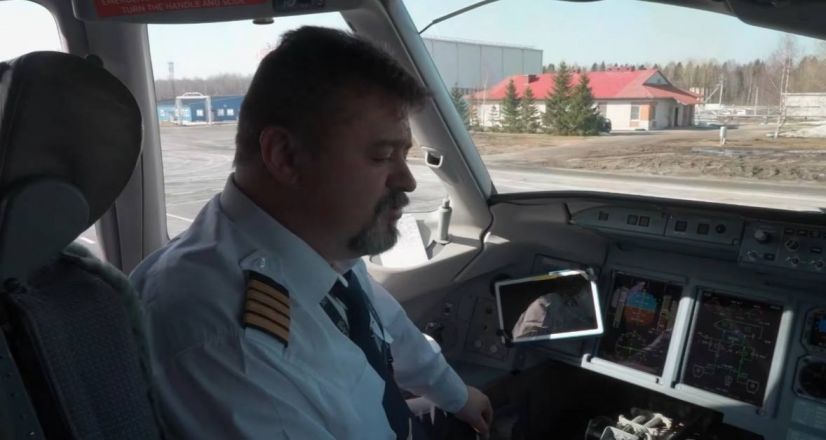 &laquo;Снова без взлета&raquo;: хоккеисты &laquo;Торпедо&raquo; застряли в Череповце после матча - фото 4