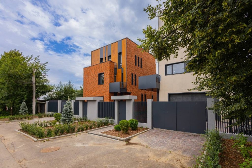 В Нижнем Новгороде на продажу выставили первые &laquo;солнечные&raquo; особняки - фото 1