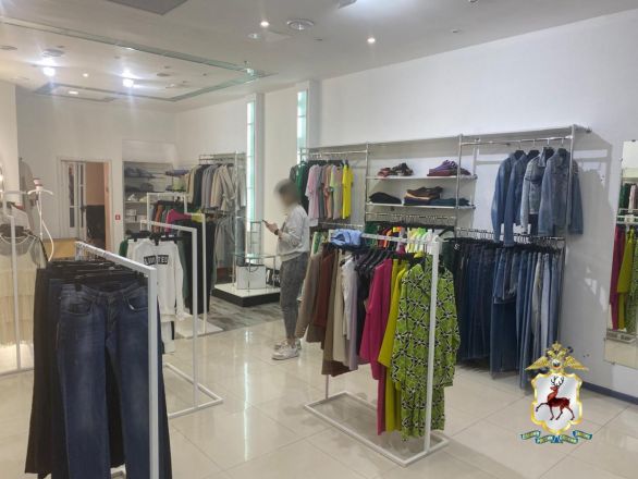 Три магазина с подделками брендовой одежды нашли в Нижнем Новгороде - фото 5