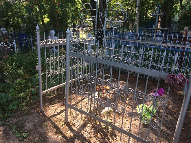 Вандалы разграбили кладбище под Арзамасом (ФОТО) - фото 3