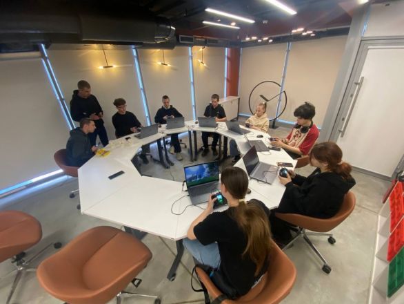 Точка притяжения идей: итоги первого года работы общественного пространства &laquo;Гараж&raquo; от Сбера - фото 2
