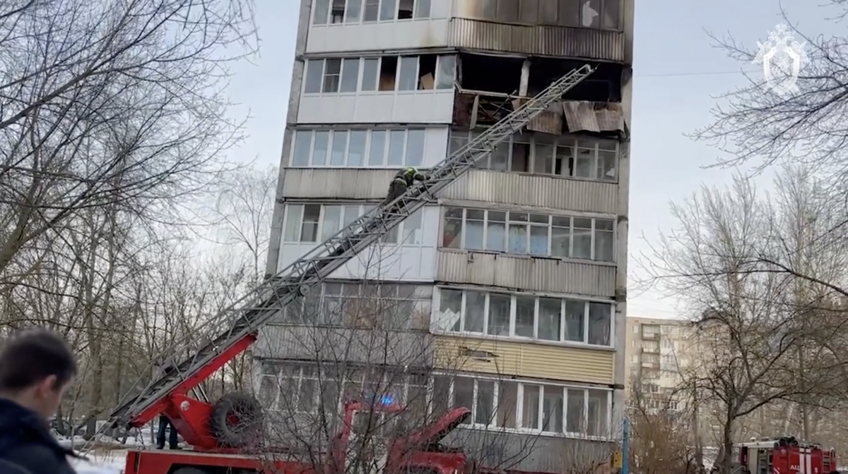 Тушение пожара в доме на улице Фучика в Нижнем Новгороде завершено - фото 1