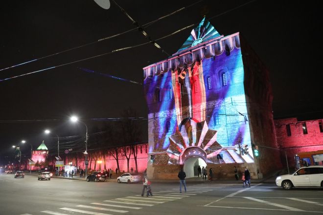 Появились фото праздничной инсталляции на Нижегородском кремле - фото 4