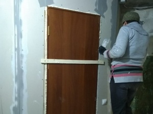 Жители поселка Ветлужский помогли отремонтировать квартиру для сирот