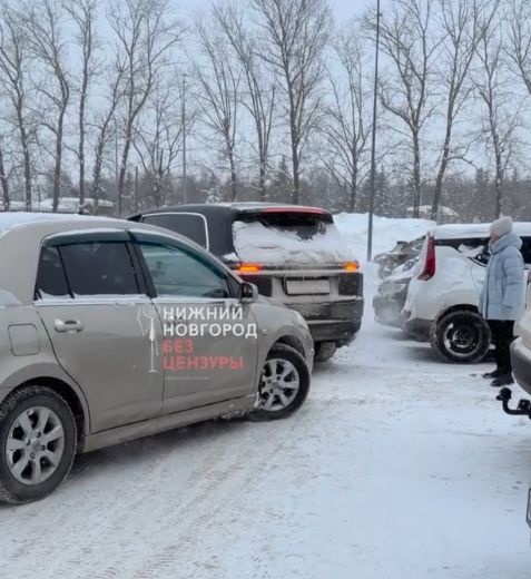 Две нижегородки устроили борьбу за парковочное место - фото 1