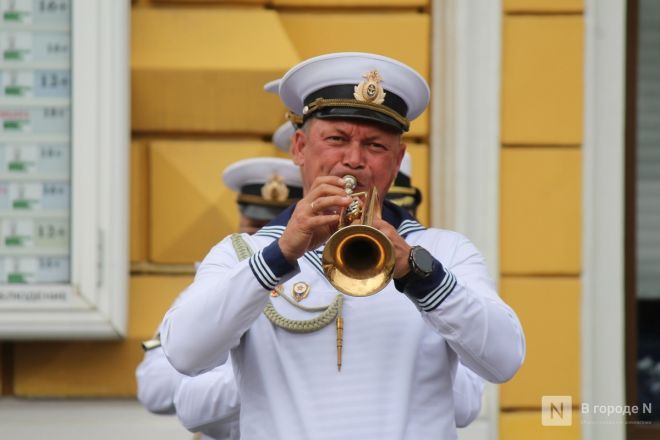 Духовые оркестры прошли парадом по главной улице Нижнего Новгорода - фото 8