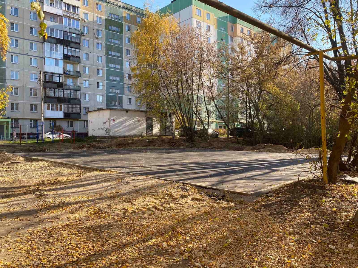 Четыре детские площадки устанавливают в Ленинском районе - фото 1