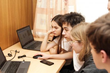 Студенты Мининского университета стали репетиторами для школьников из детских домов