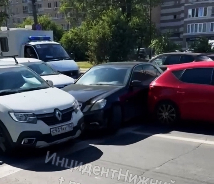 План «перехват» объявлен после ДТП на Гагарина в Нижнем Новгороде