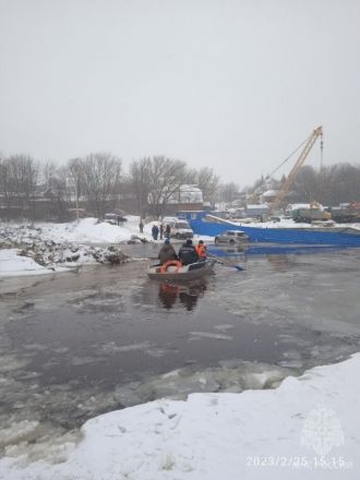Еще пятеро рыбаков застряли на льду Волги в Городецком районе - фото 3