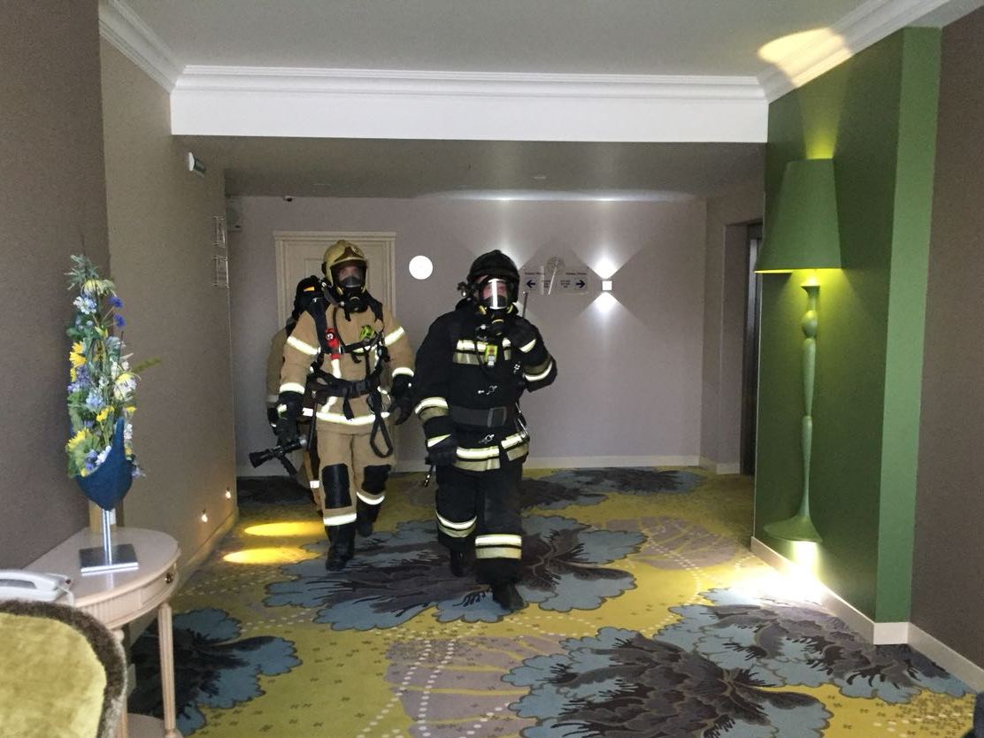Пожарные провели учения в гостинице Нижнего Новгорода перед ЧМ-2018 - фото 1