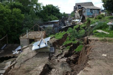 Еще два дома могут рухнуть в Караулове Нижегородской области