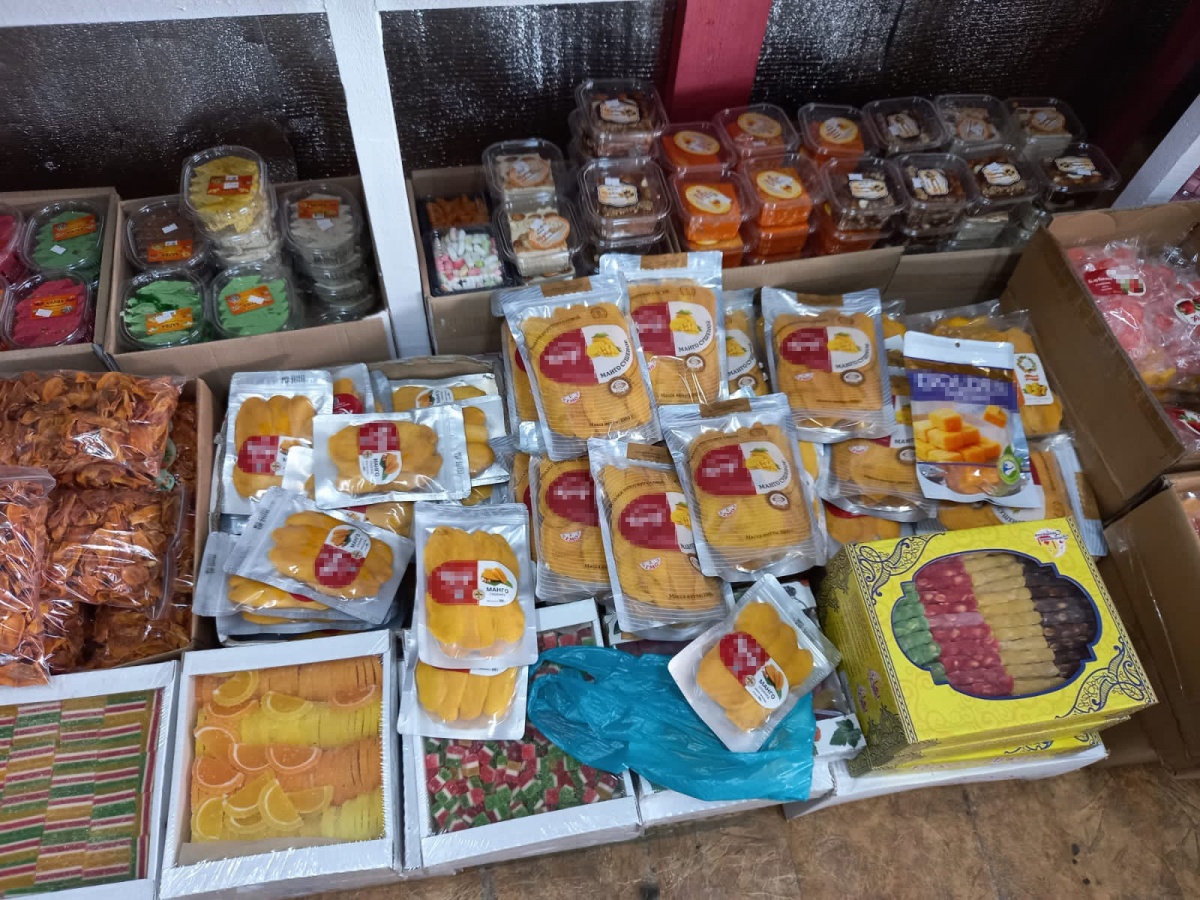 Более 300 коробок сушеного контрафактного манго изъяли с овощной базы в Нижнем Новгороде - фото 1