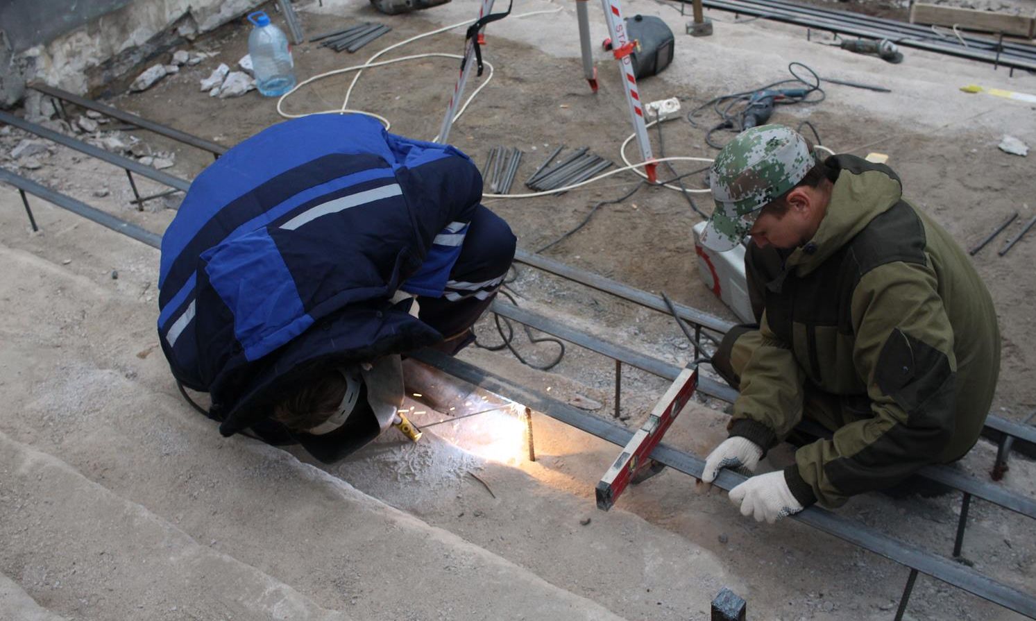 Ремонт переходов. Подземный переход реставрация. Ремонт переходов. Подземный переход минина. Дорога на работу.