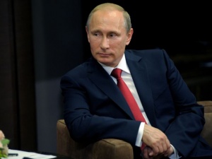 Поправки в Конституцию позволят Путину остаться на третий срок
