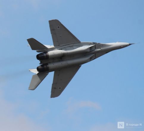 Фоторепортаж: парад в честь 80-й годовщины Победы прошел в Нижнем Новгороде - фото 222