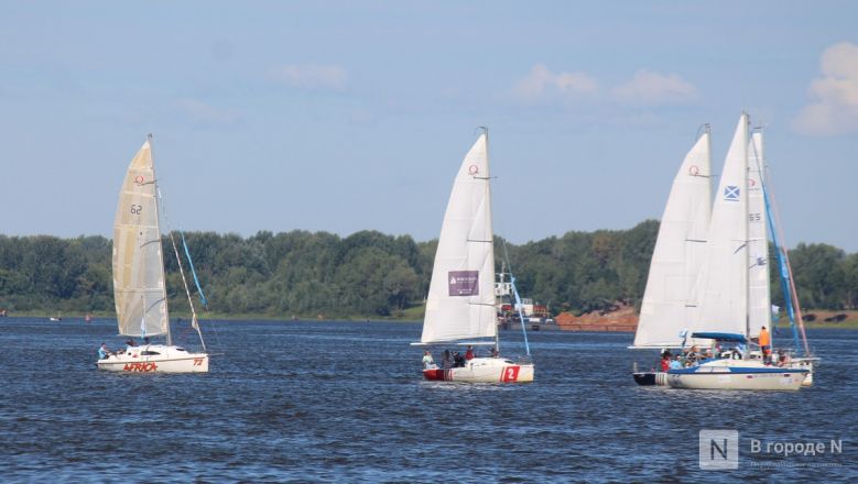 75 яхт и более 500 сапов вышли на Волгу в Нижнем Новгороде в День города - фото 100
