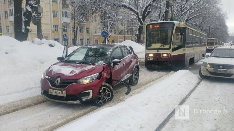 Трамваи встали из-за ДТП на проспекте Гагарина в Нижнем Новгороде - фото 1