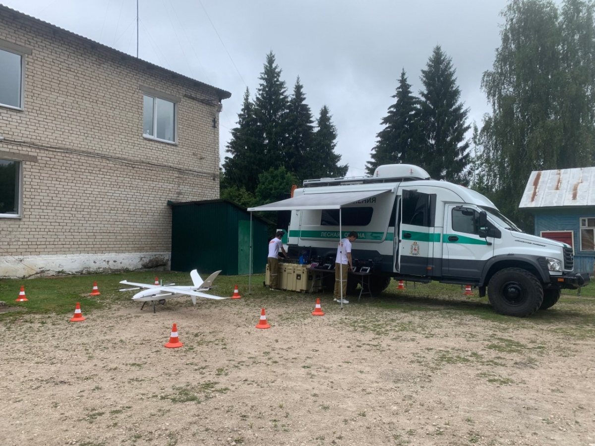 Депутаты ЗСНО провели выездное совещание в лесу Борского округа - фото 2