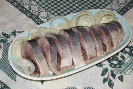 Марки опасной для здоровья селедки назвал Росконтроль