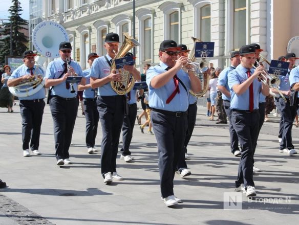 Парад духовых оркестров прошел по Большой Покровской в День города - фото 34