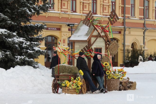 С блинами и в сугробах: как прошла Масленица в Нижнем Новгороде — фоторепортаж - фото 3