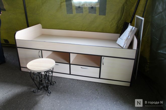 Танк-мангал и деревянные иконы: фоторепортаж с новой выставки от заключенных в Нижнем Новгороде - фото 101