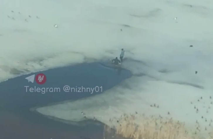 Прокуратура заинтересовалась падением мальчика в воду на Бурнаковском озере - фото 1