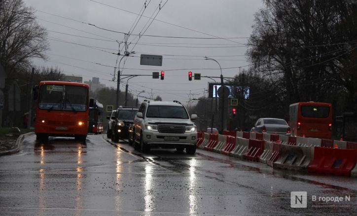 Огромные пробки возникли на перекрестке Ванеева &mdash; Сусловой в Нижнем Новгороде - фото 11