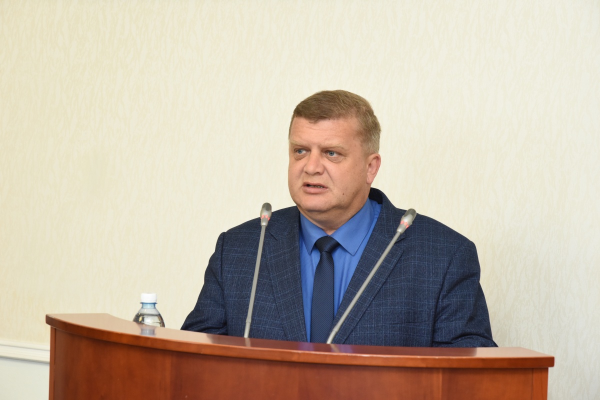 Директор Починковского ФОКа Мелин принес присягу депутата Заксобрания - фото 1